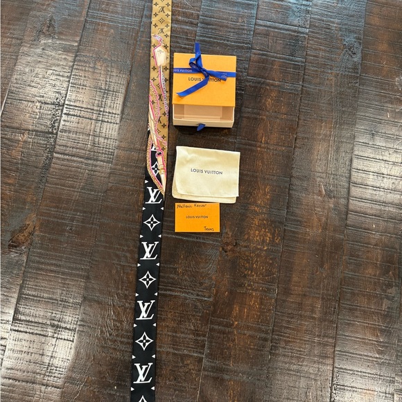 Louis Vuitton NEW Black and White Reversible to Beige and Brown Bandeau - RARE - Picture 3 of 6